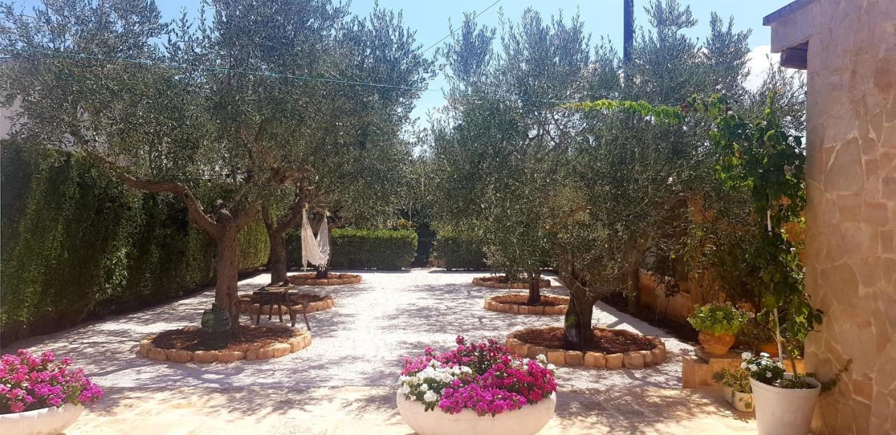 I Cinque Trulli With Swimming Pool Villa Martina Franca Dış mekan fotoğraf